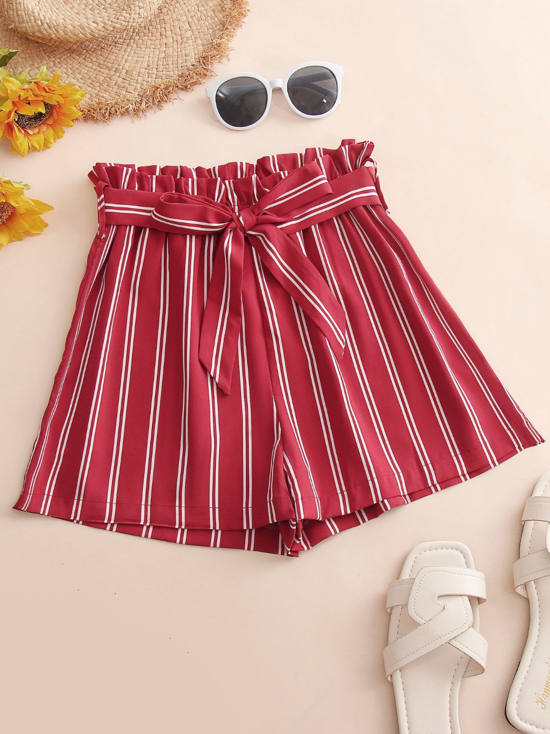 Gestreifte Shorts mit Bindegürtel