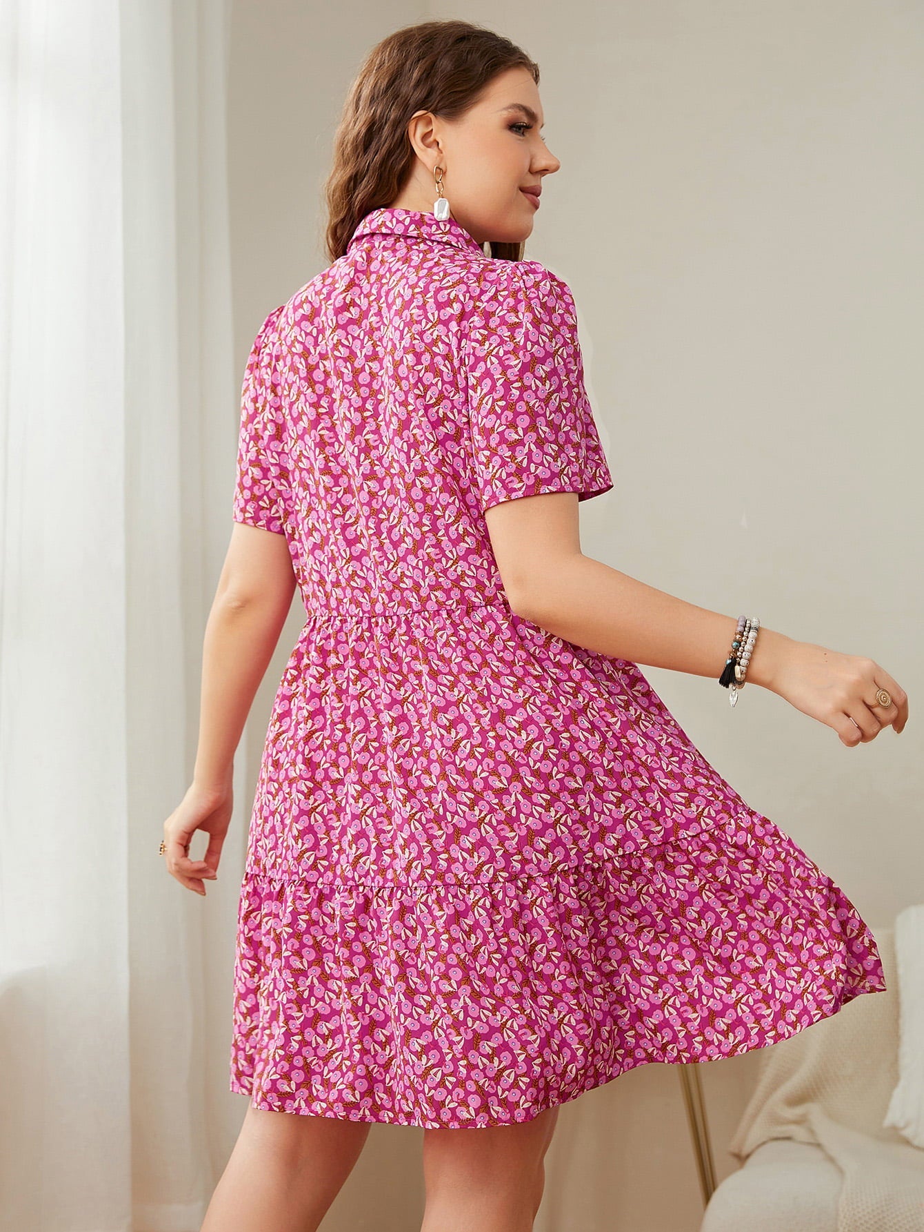 Robe imprimée à manches courtes et col grande taille