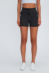Yoga-Shorts mit Kordelzug in der Taille