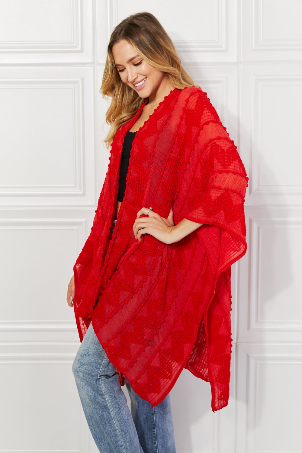 Justin Taylor – Asymmetrischer Poncho-Cardigan mit Pom-Poms in Rot