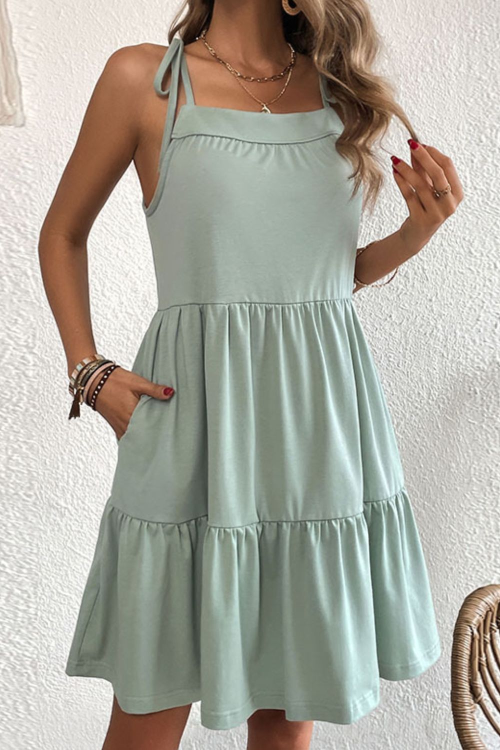 Robe à volants et épaules nouées avec poches