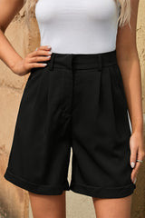 Plissierte Shorts mit hoher Taille und Taschen