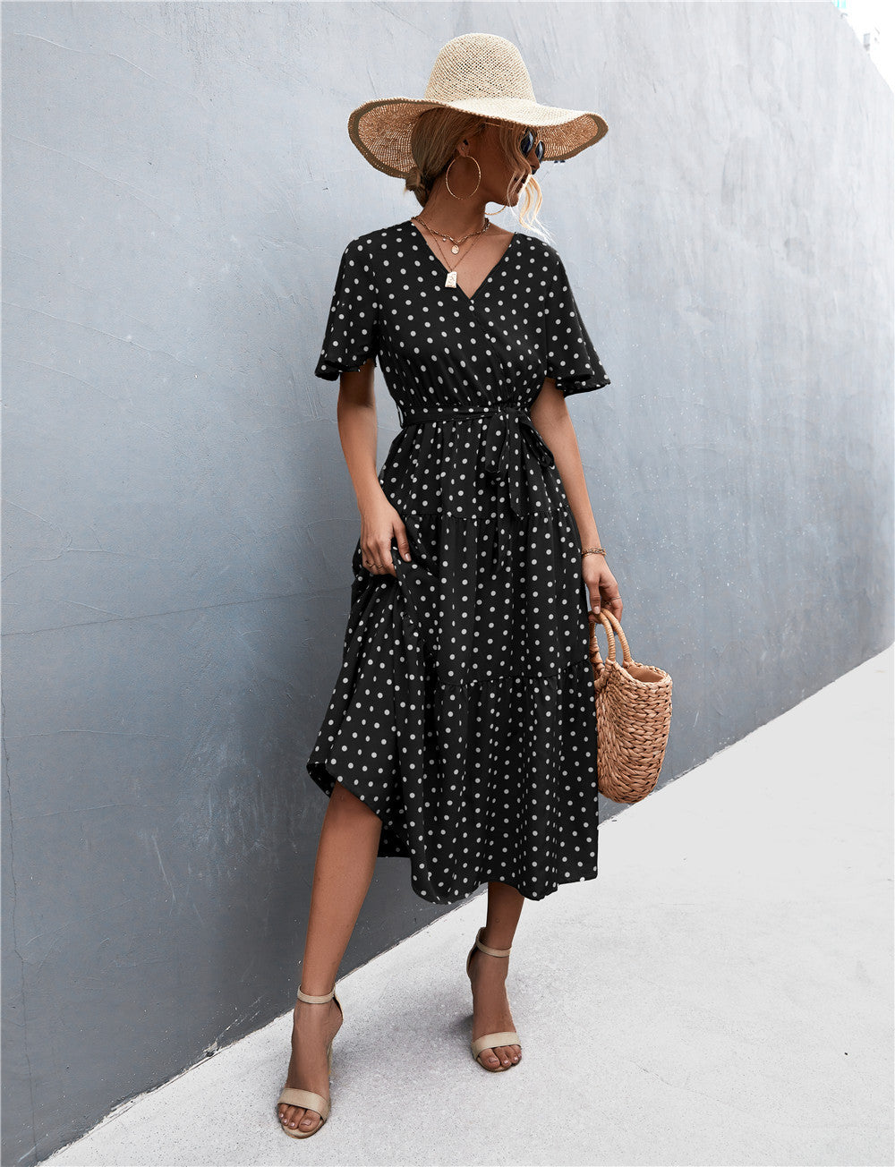Robe imprimée à col en V et manches flottantes avec ceinture