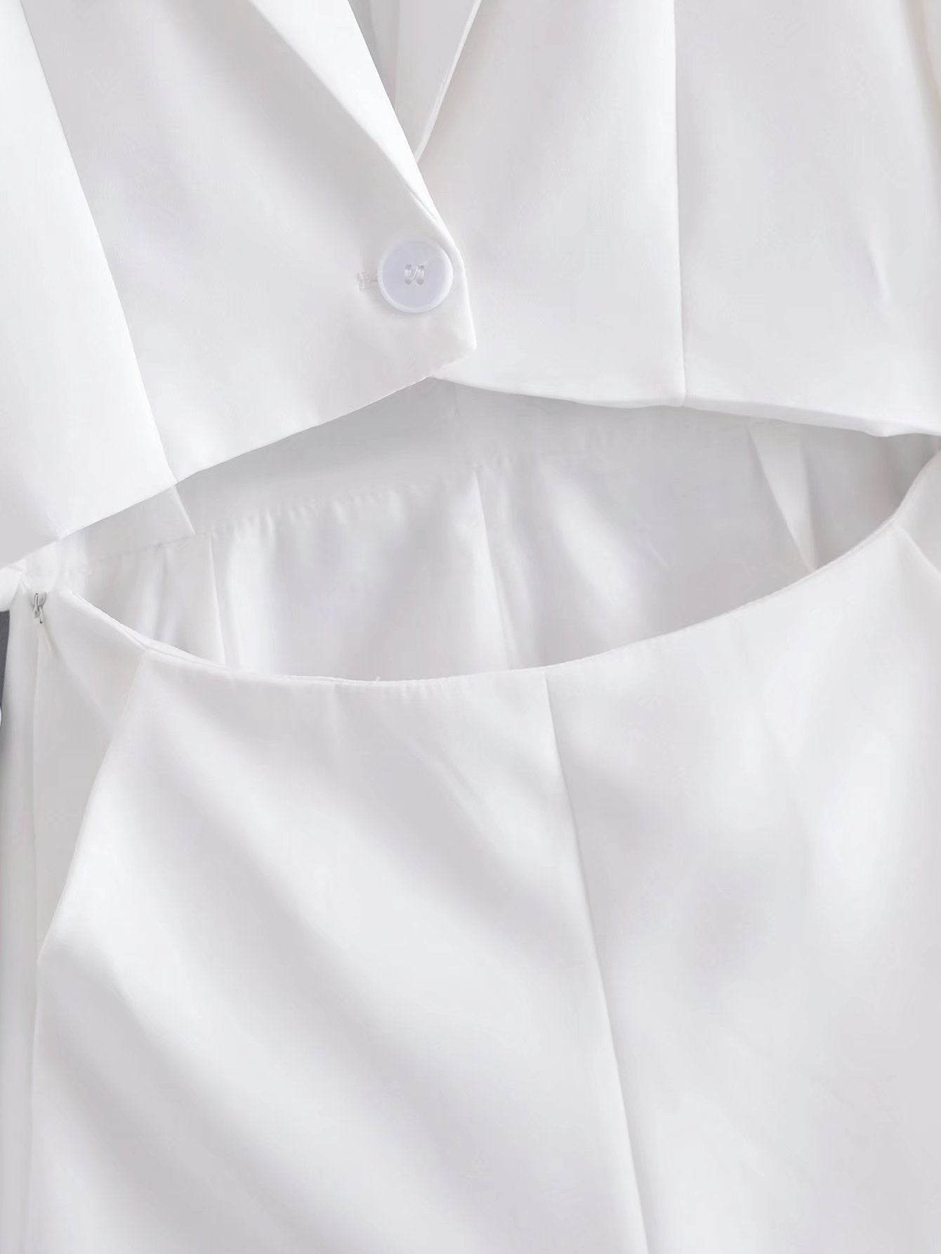 Polokragen, einfarbige Taille, ausgehöhlter Ausschnitt, offenes Ende, lässiger Strampler