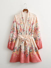 Wind Langarm Positionierendes Blumenkleid