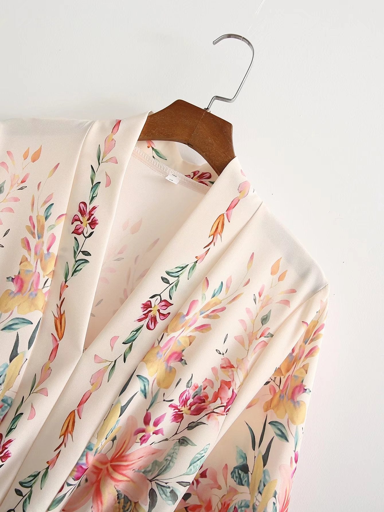 Wind Langarm Positionierendes Blumenkleid