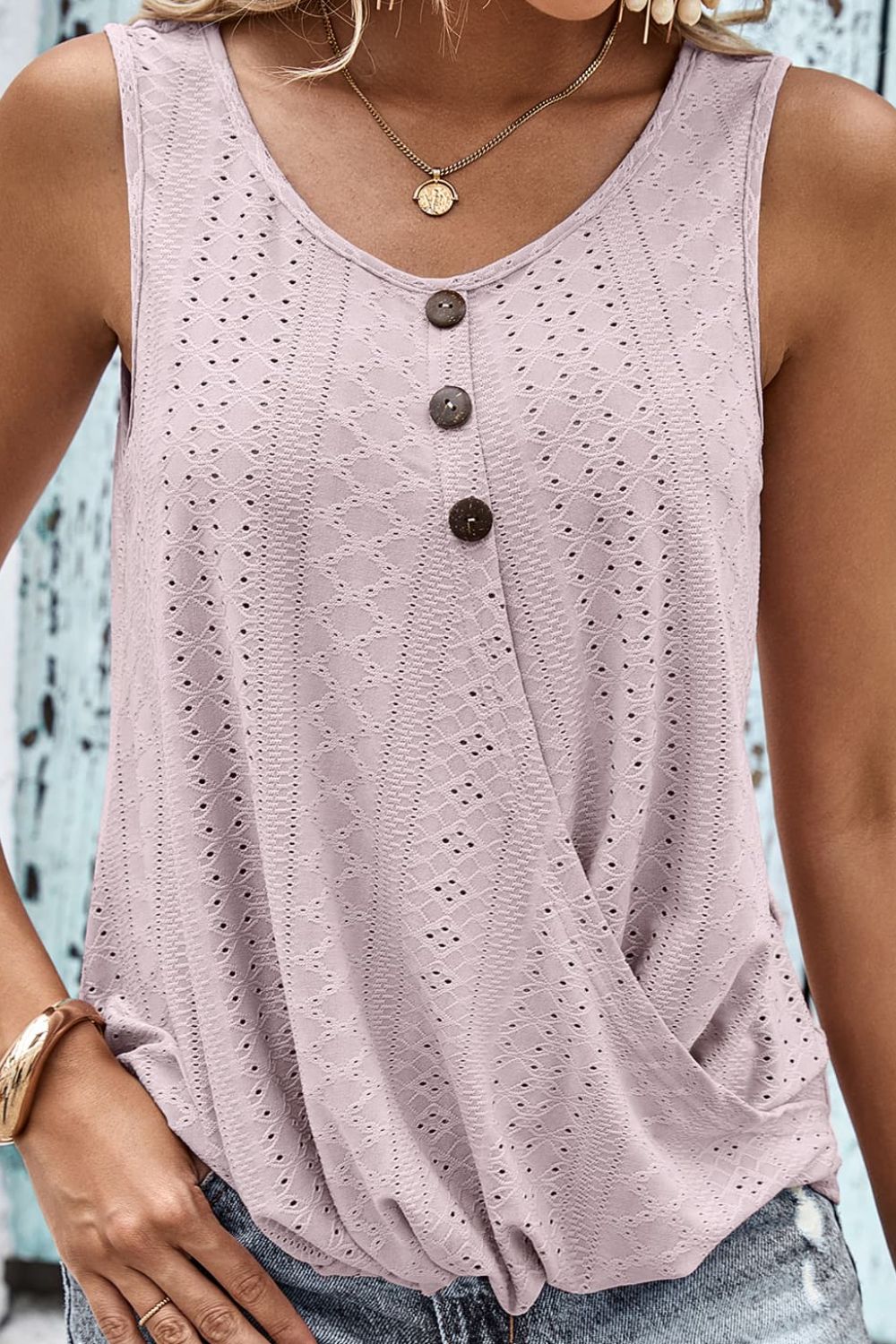 Tanktop mit dekorativem Knopfsaumdetail und Ösen