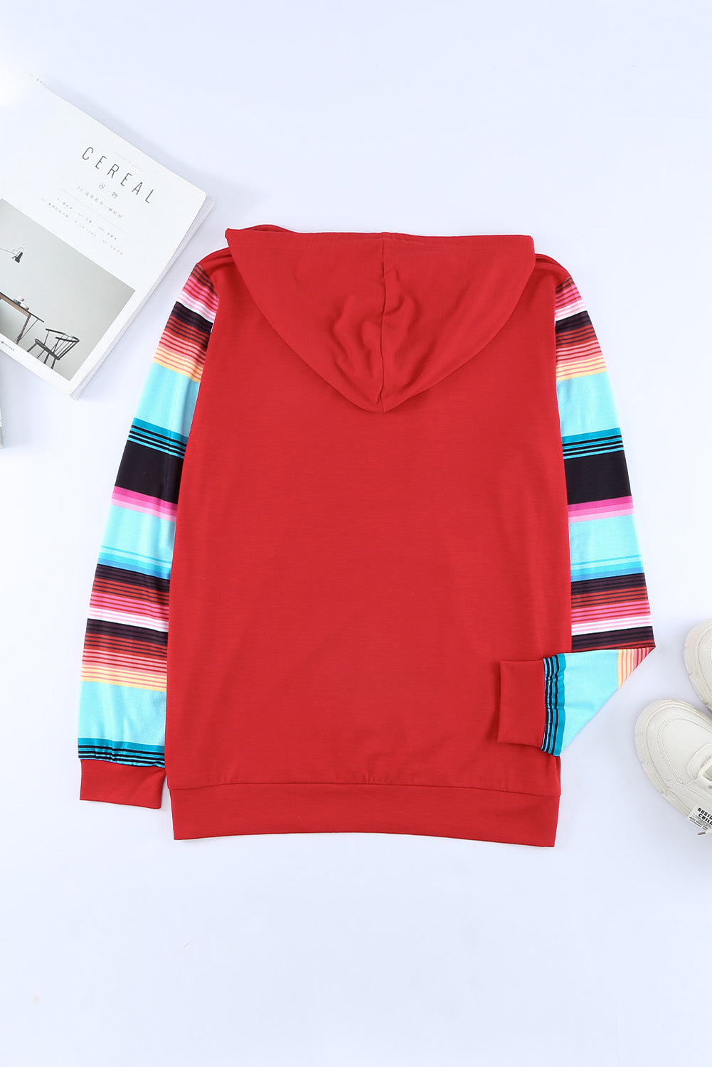 Gestreifter Hoodie mit Kordelzug und Kängurutasche