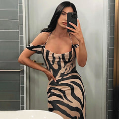 Bedrucktes Slim Fit Maxikleid mit abfallendem Halsausschnitt und rückenfreiem Camisole-Kleid