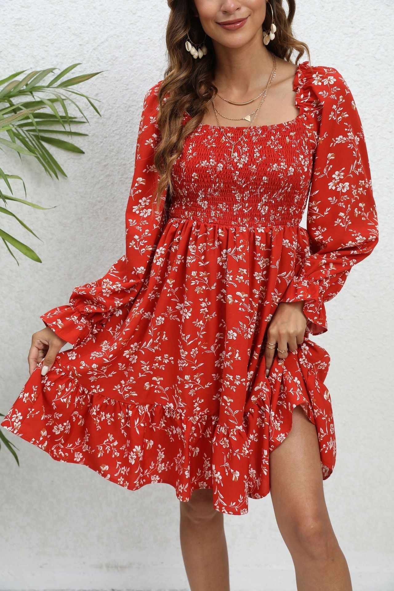Langärmliges Midikleid mit Blumenmuster