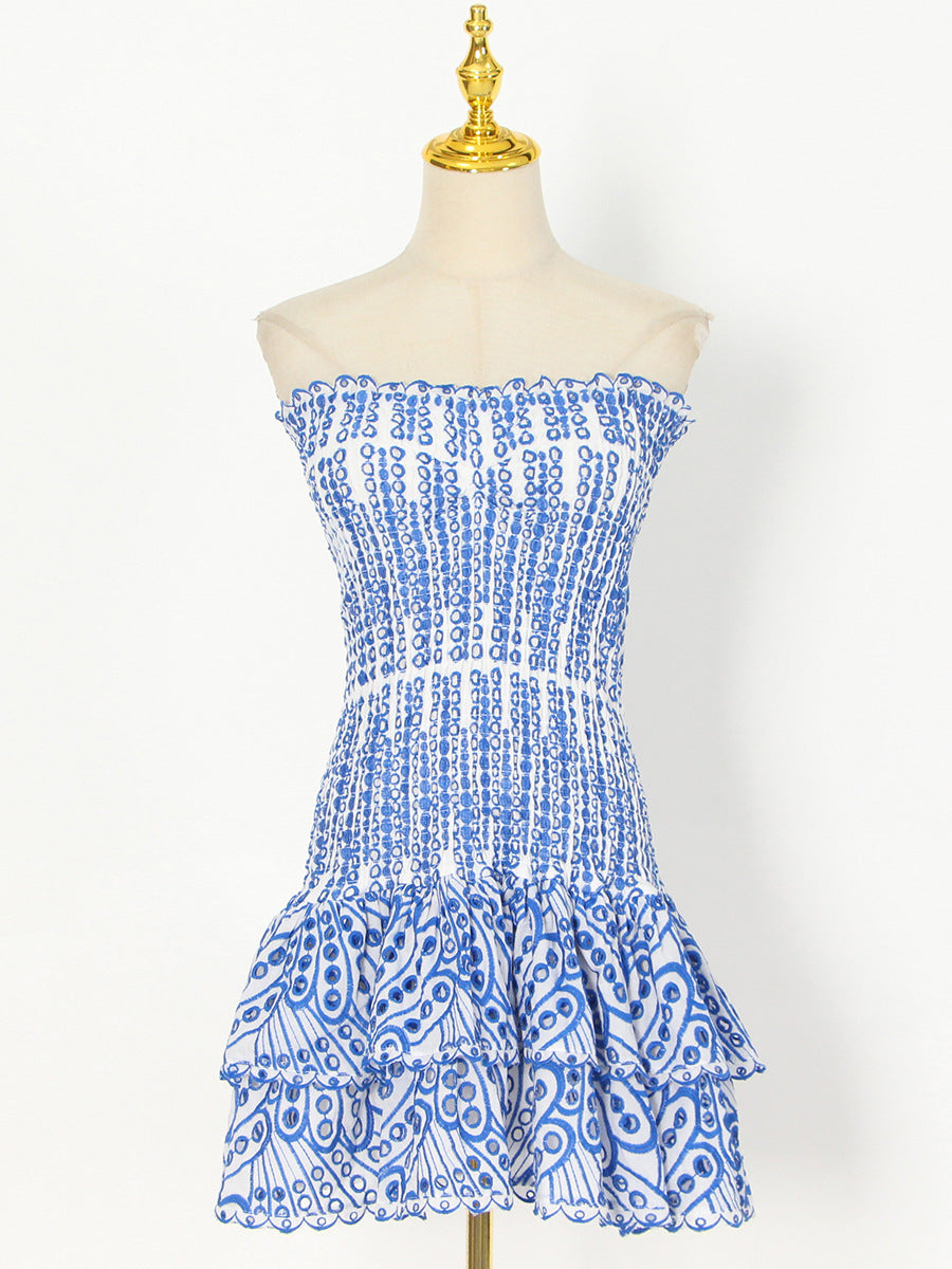 Robe bandeau asymétrique à une épaule et broderies, couleur unie