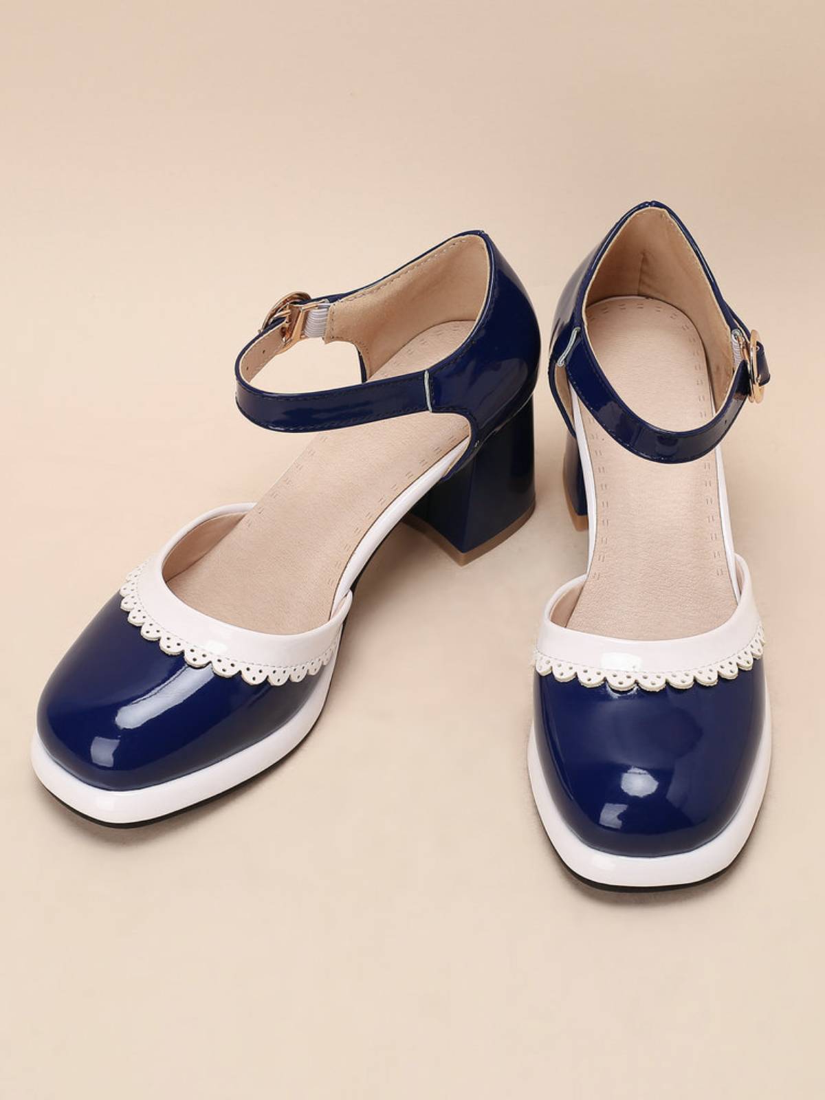 Retro High Heels mit Knöchelriemen