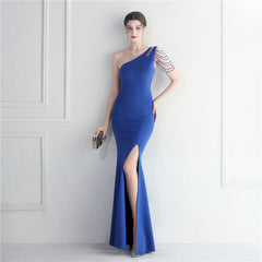 Craft Perlenbesetztes Maxikleid mit einem Schulterträger und diagonalem Kragen und Schlitz, Performance-Abendkleid