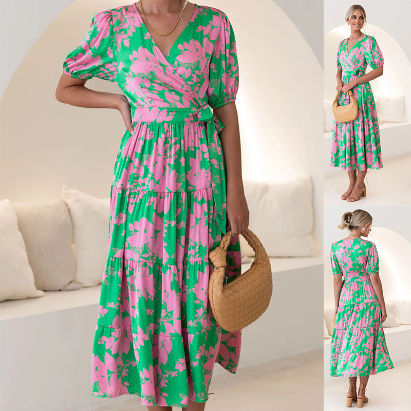 Vintage Court Bedrucktes Kleid mit V-Ausschnitt und Blumenmuster