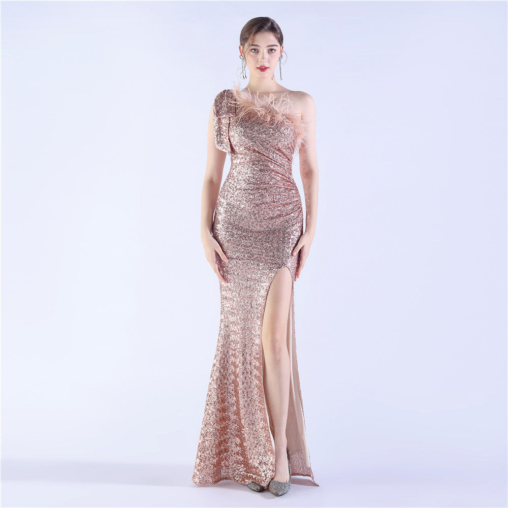 Craft Floral plus Straußenfeder High End Pailletten One-Shoulder Abendkleid