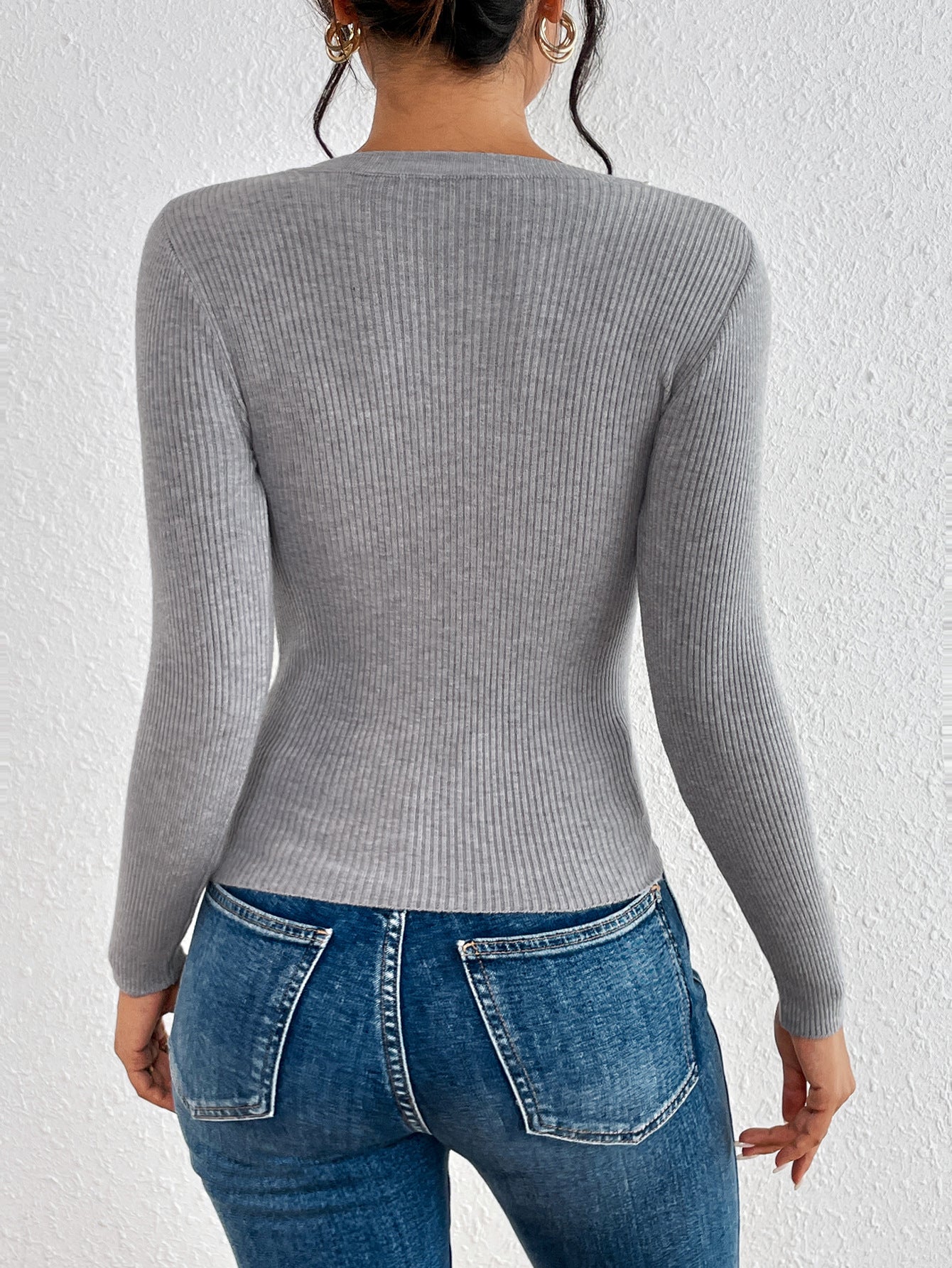 Simple Solid Color Round Neck Pearl Pullover Knitted Sweater