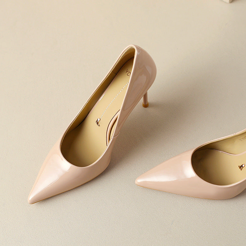 Escarpins à talons aiguilles pointus et hauts couleur chair pour femmes