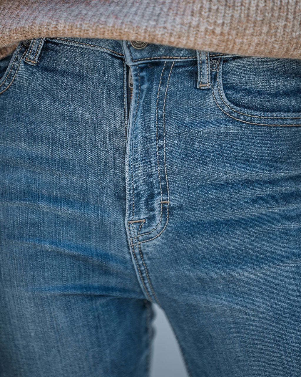 Pantalon évasé déchiré taille haute en jean