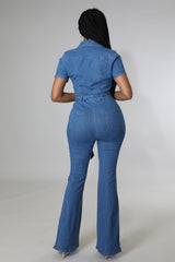 Denim-Jumpsuit mit schmaler Taille und Schlaghose, verwaschener Büro-Stretch-Jumpsuit