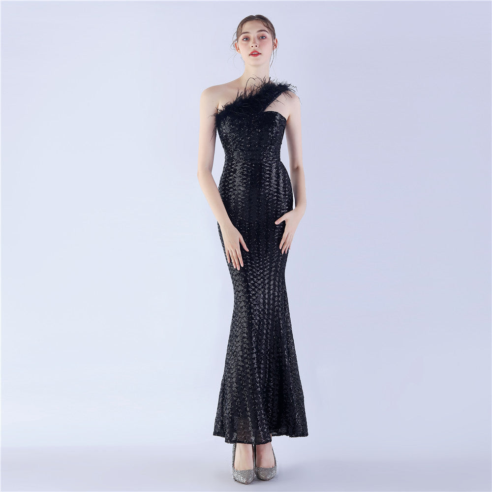Craft Order – Abendkleid mit Straußenfedern, einer Schulter, diagonalem Kragen, hoher Dichte und Pailletten