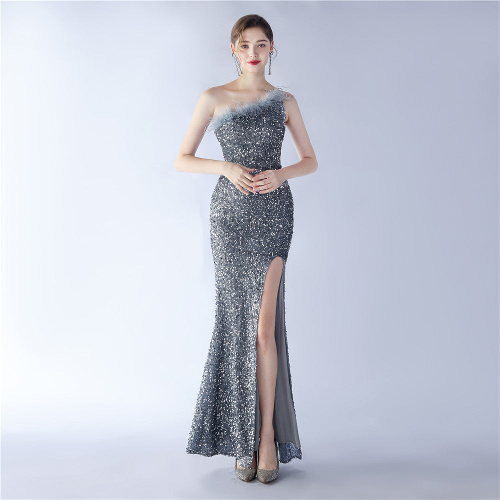 Dekorativer schulterfreier Kragen mit Straußenfedern und Pailletten für die Dinnerparty, das Nachtclubkleid, langes Abendkleid