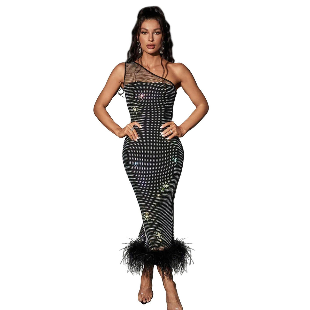 Robe une pièce à bretelles simples en maille et strass avec plumes