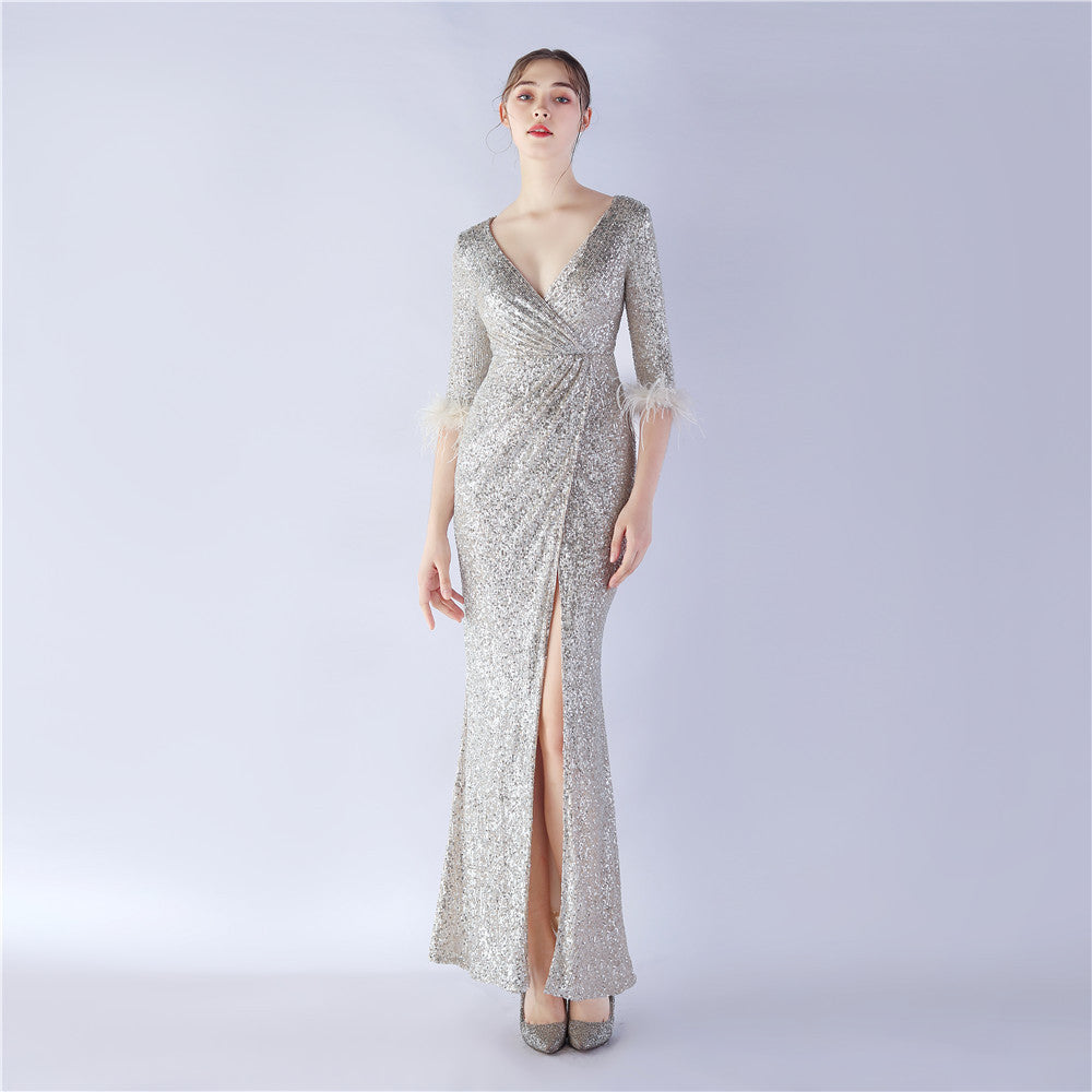 Craft – Langärmliges Abendkleid mit Pailletten und Straußenfedern