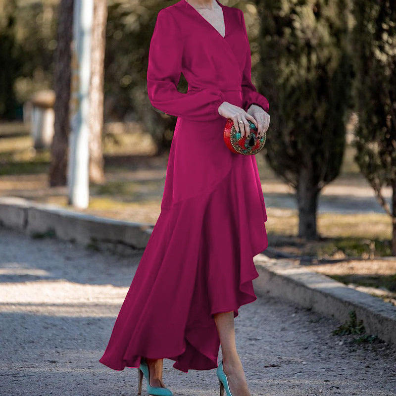 Robe élégante à manches longues et col en V avec volants