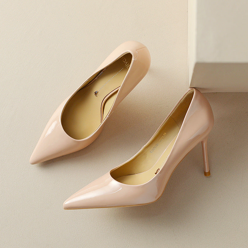Escarpins à talons aiguilles pointus et hauts couleur chair pour femmes