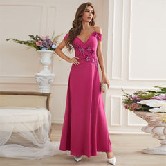 Robe élégante à col dénudé et à la mode avec appliques