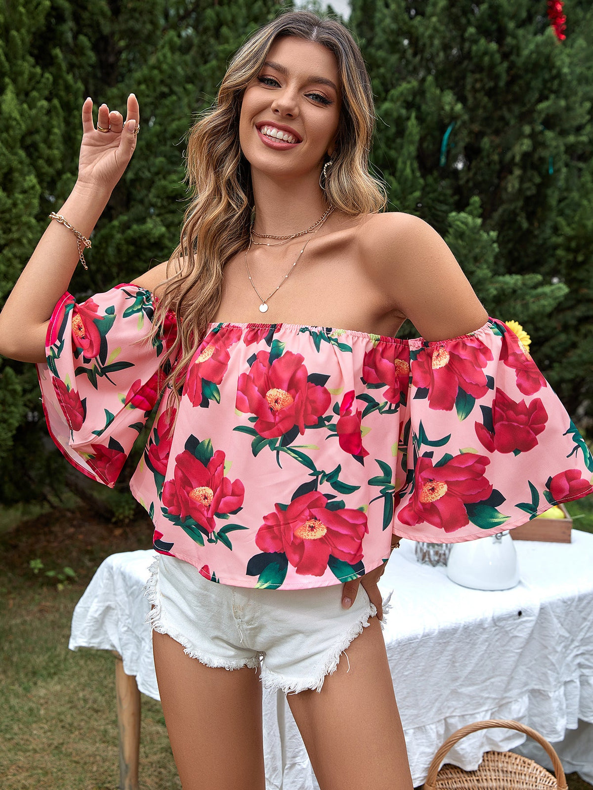 Chemise fleurie décontractée à épaules dénudées pour vacances