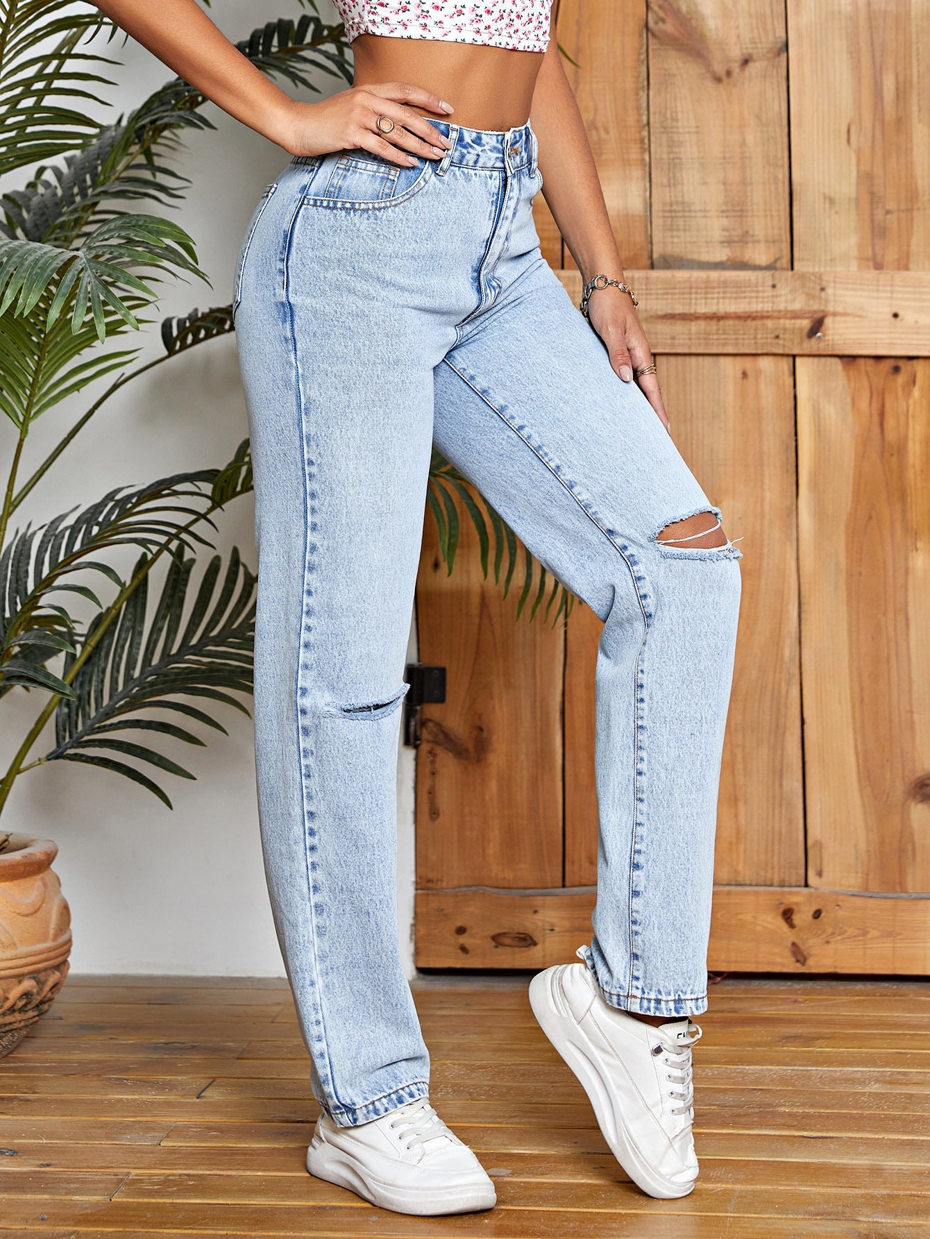 Lässige, zerrissene Straight-Jeans für alle Gelegenheiten