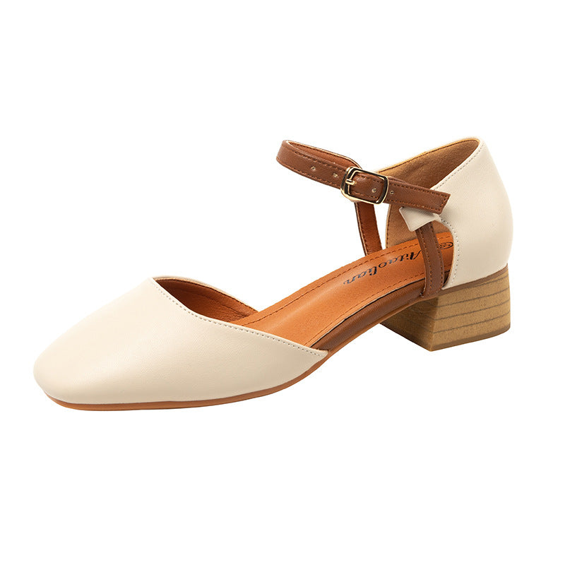 Baskets basses bleues rondes de taille moyenne