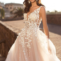 Robe de mariée brodée en dentelle sans manches et décolleté plongeant en V