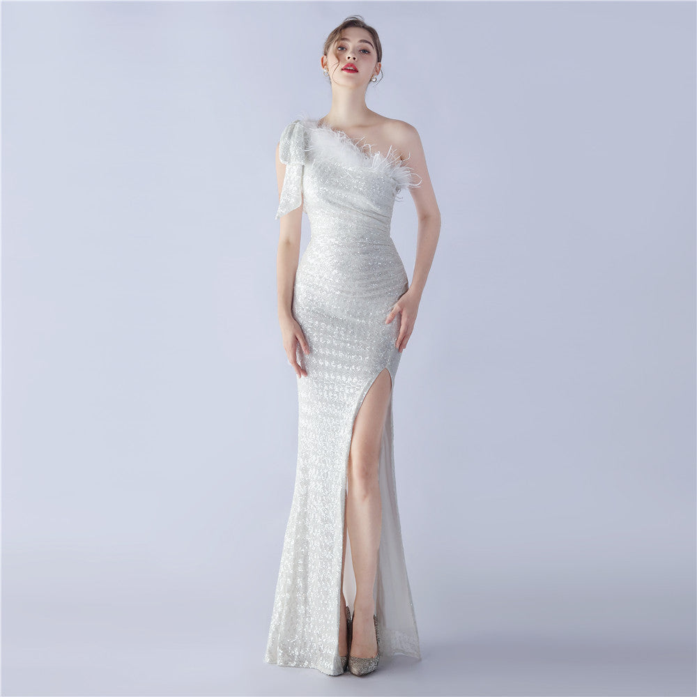 Craft Floral plus Straußenfeder High End Pailletten One-Shoulder Abendkleid