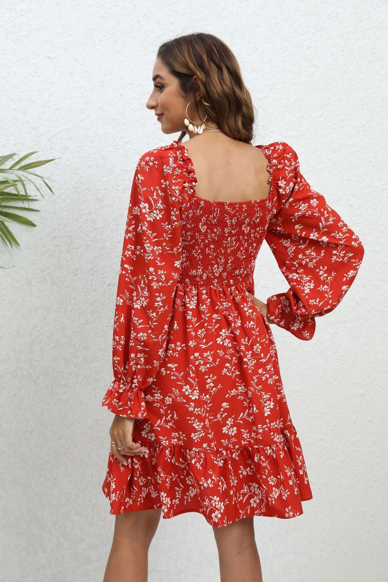 Langärmliges Midikleid mit Blumenmuster