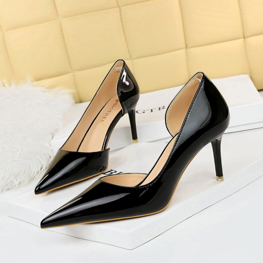 Women's Shallow Mouth Pointed Side Hollow High