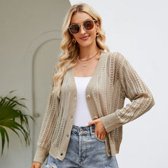 Würdige Strickjacke mit ausgehöhltem Ausschnitt und passendem V-Ausschnitt-Pullover