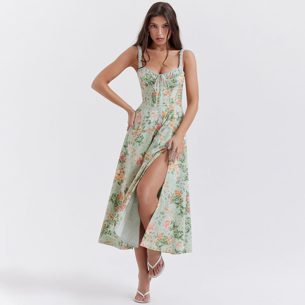 Florales Slip-Kleid, rückenfrei, geschlitzt, mittellang, Urlaubskleid