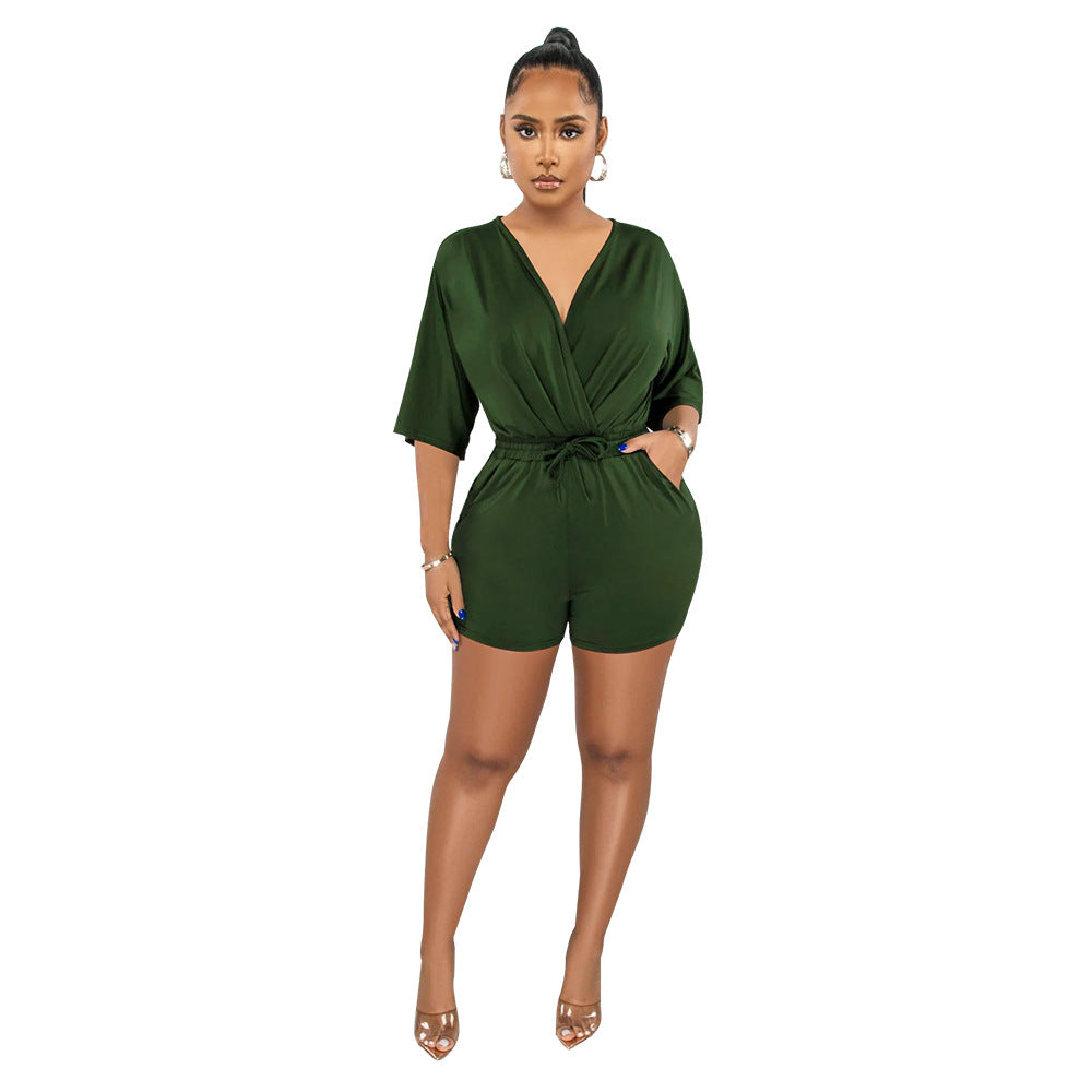 Einfarbiger Jumpsuit mit V-Ausschnitt und taillierter Taille, lässige Shorts