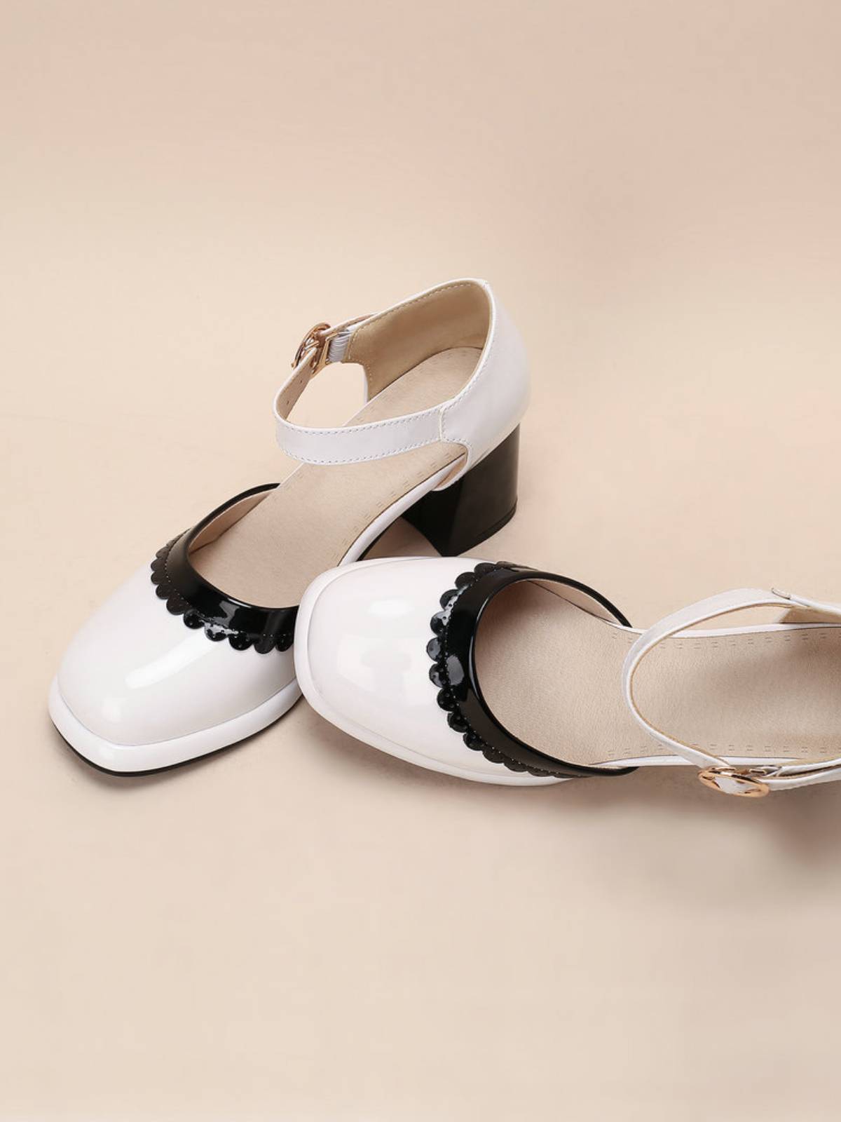 Retro High Heels mit Knöchelriemen