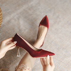 Talons hauts rouge vin pour mariée, pieds non fatigués