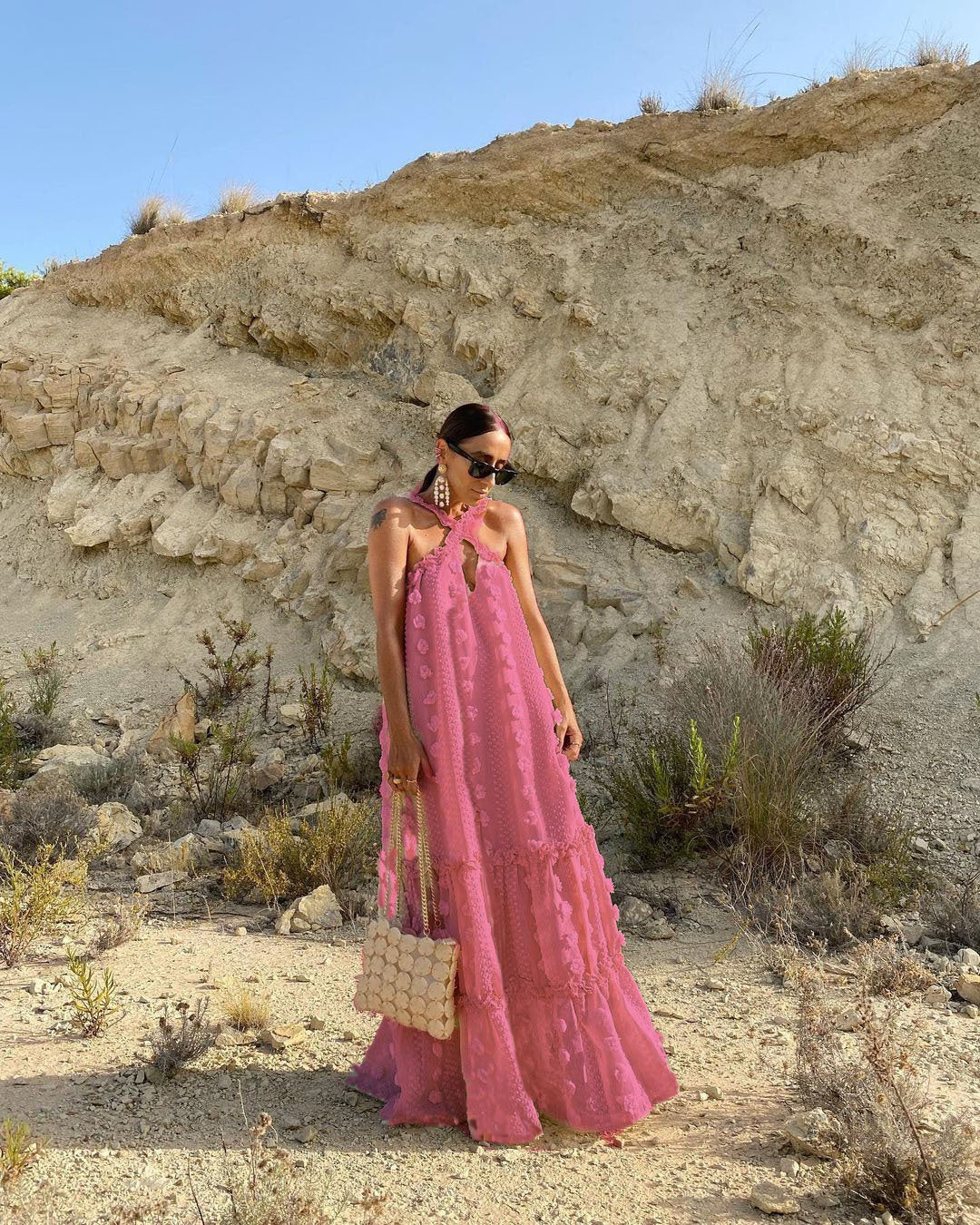Robe à volants et motif floral tridimensionnel à col licou