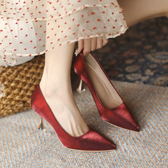 Talons hauts rouge vin pour mariée, pieds non fatigués