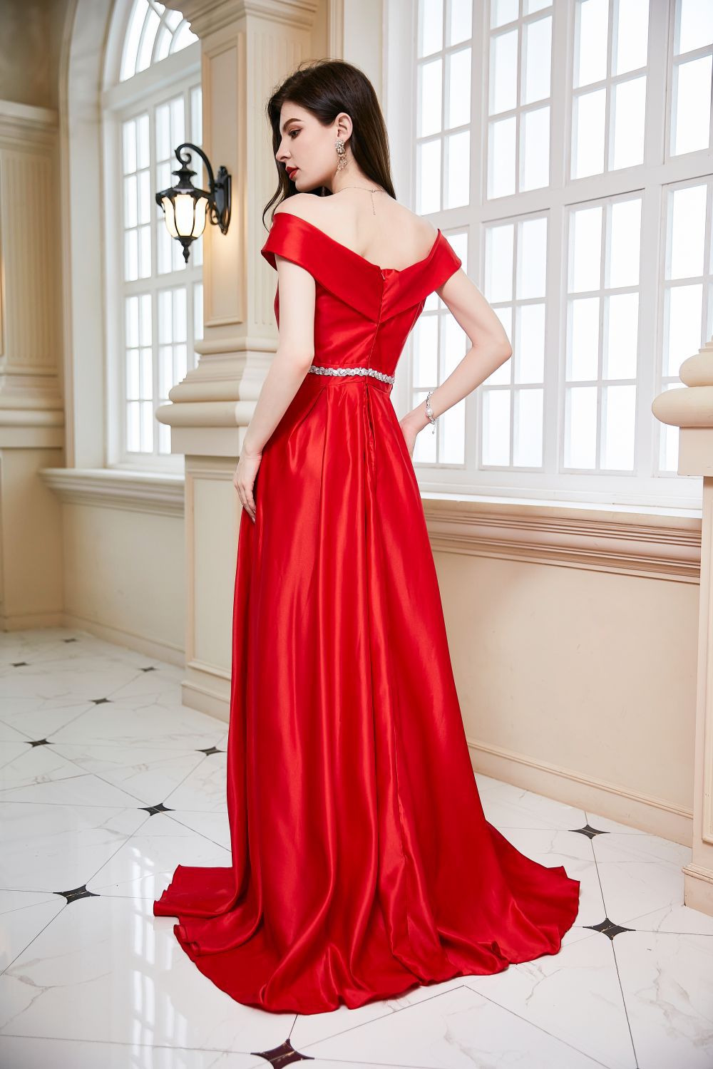 Robe de cocktail rouge à épaules dénudées et grande fente, robe de demoiselle d'honneur