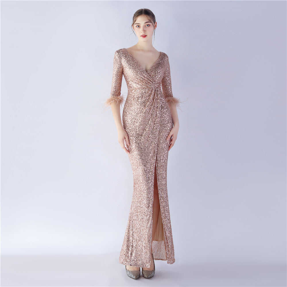 Craft – Langärmliges Abendkleid mit Pailletten und Straußenfedern
