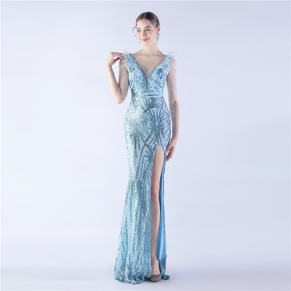 Robe de soirée longue à paillettes et plumes d'autruche de Heavy Industry