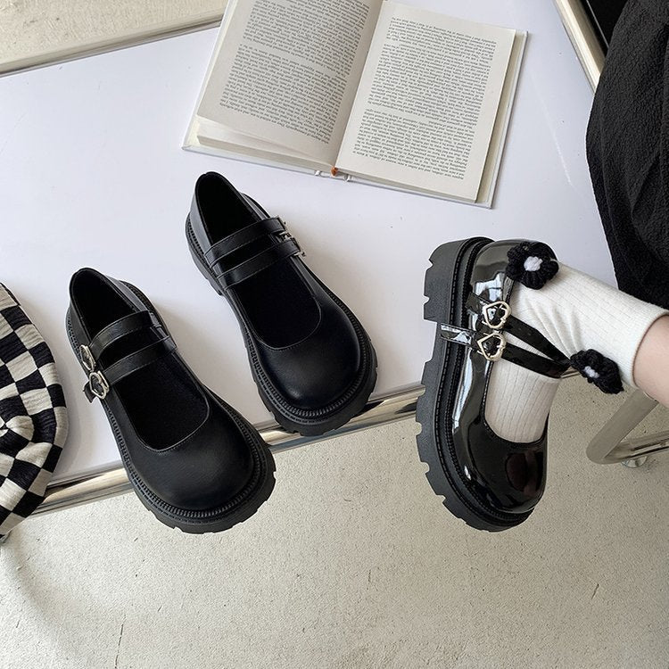 Petites chaussures à plateforme britanniques à enfiler avec jupe en cuir pour femmes