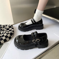 Petites chaussures à plateforme britanniques à enfiler avec jupe en cuir pour femmes