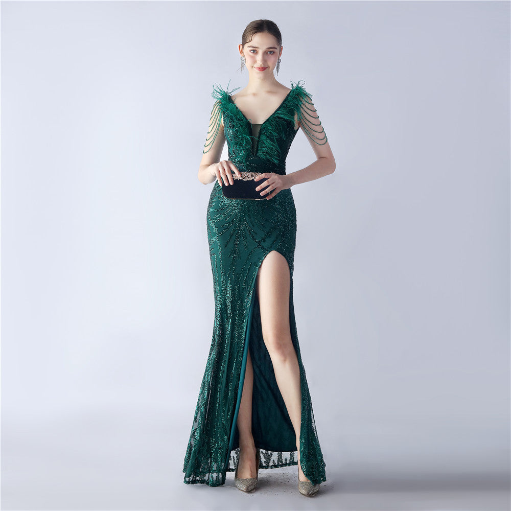 Robe de soirée longue à paillettes et plumes d'autruche de Heavy Industry